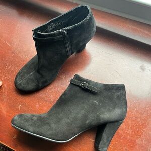 Aerosoles Black Women's Ankle Boots size 9